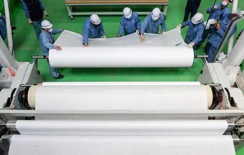 熔噴料配方大揭秘 熔噴布企業(yè)停產(chǎn)整頓開始 附完整版熔噴布生產(chǎn)工藝